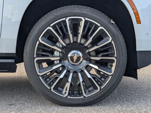 New 2026 Chevrolet Suburban High Country image 11