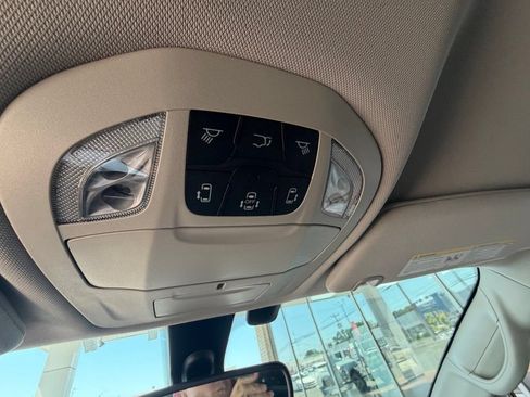 Used 2018 Chrysler Pacifica Touring Plus FWD image 13