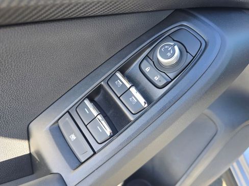 Used 2024 Subaru Crosstrek 2.5i Limited w/ Crosstrek Mirror Package image 19