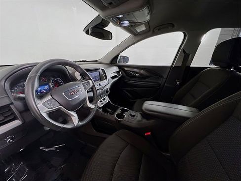 Used 2024 GMC Terrain SLE image 17