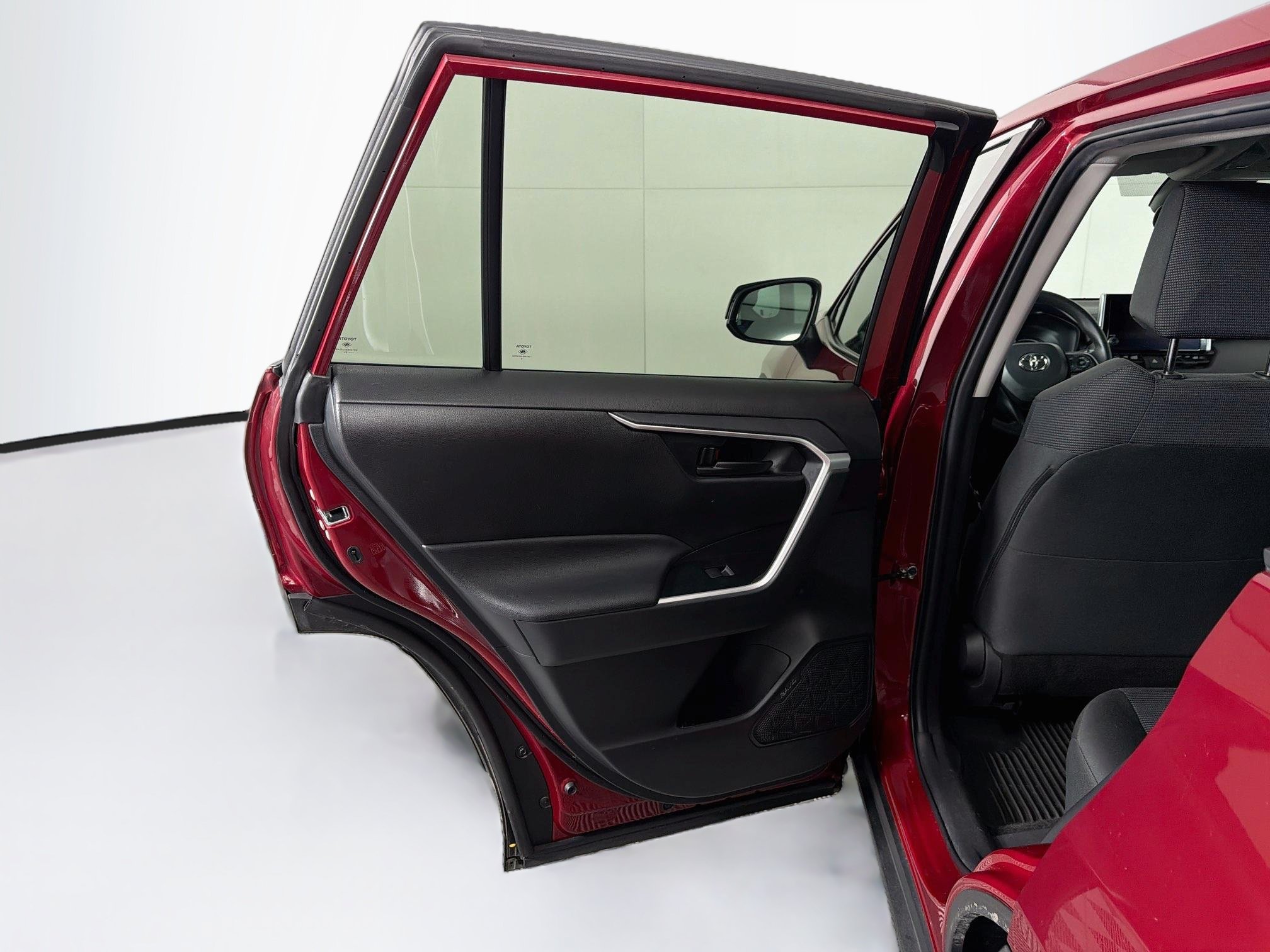 Used 2023 Toyota RAV4 LE AWD/4WD image 25