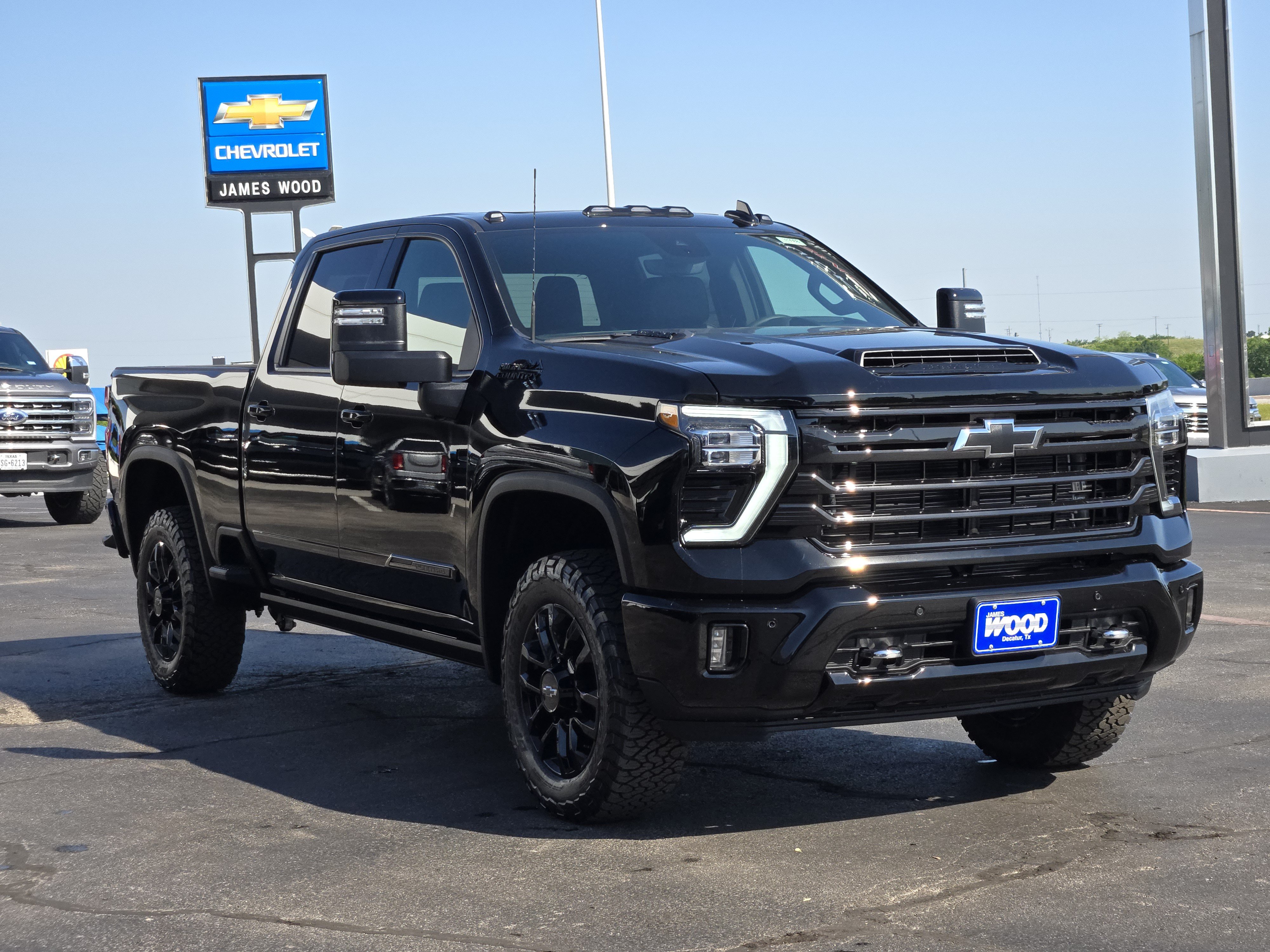 New 2026 Chevrolet Silverado 2500 High Country w/ Midnight Edition AWD/4WD image 2