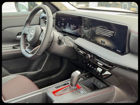 New 2026 Nissan Kicks SR FWD image 13