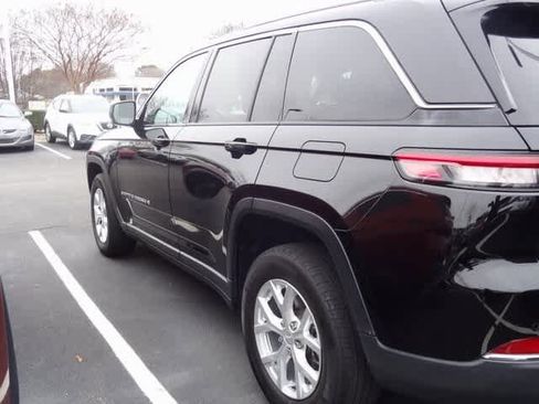 Used 2023 Jeep Grand Cherokee Limited image 5