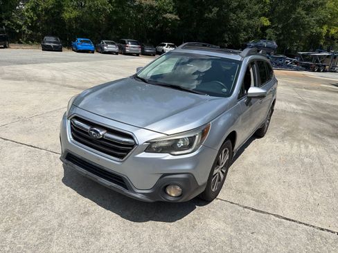 Used 2018 Subaru Outback 2.5i Limited AWD/4WD image 3