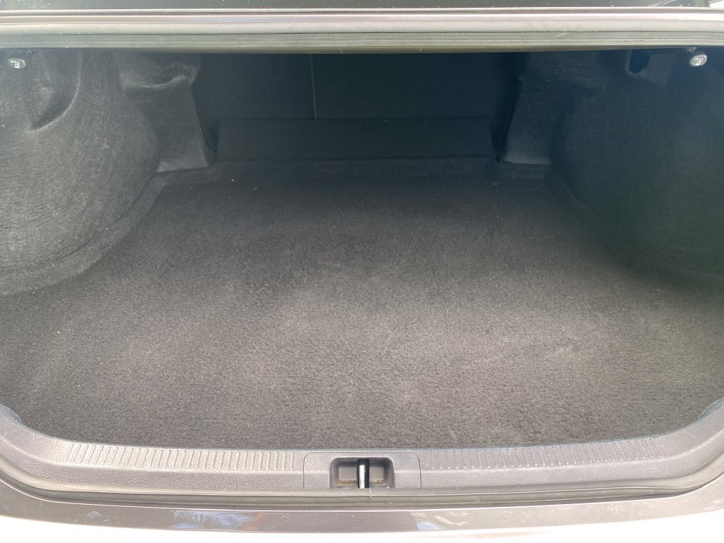 Used 2024 Toyota Camry SE FWD image 11
