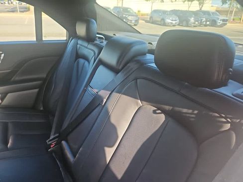 Used 2017 Lincoln Continental Select FWD image 10