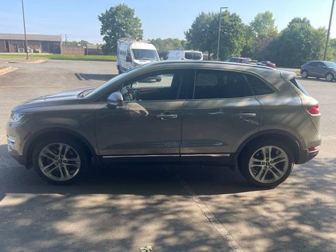 Used 2017 Lincoln MKC Reserve AWD/4WD image 2