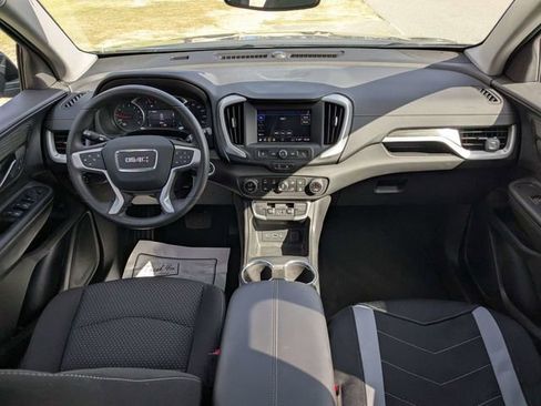 Used 2023 GMC Terrain SLE w/ Driver Convenience Package image 15