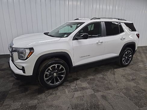 Used 2025 GMC Terrain Elevation w/ Elevation Premium Package image 6