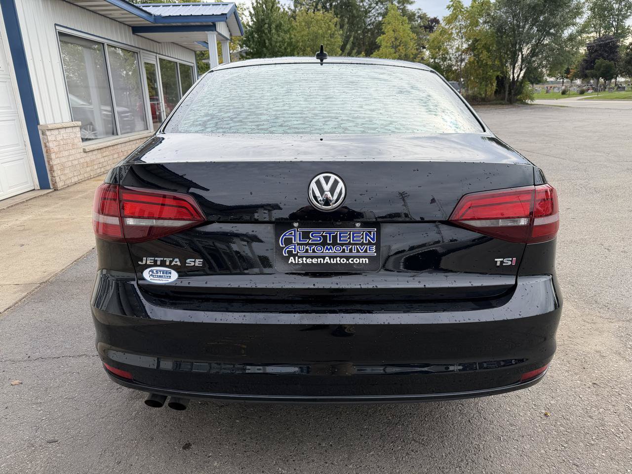 Used 2018 Volkswagen Jetta SE FWD image 4