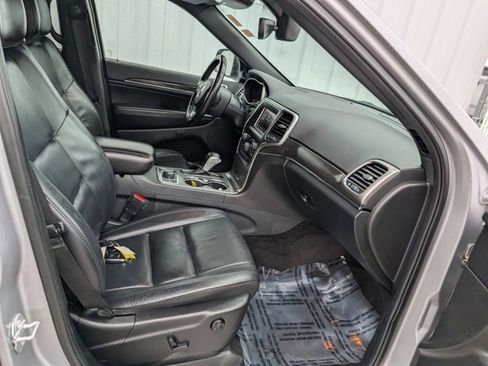 Used 2018 Jeep Grand Cherokee Limited image 30