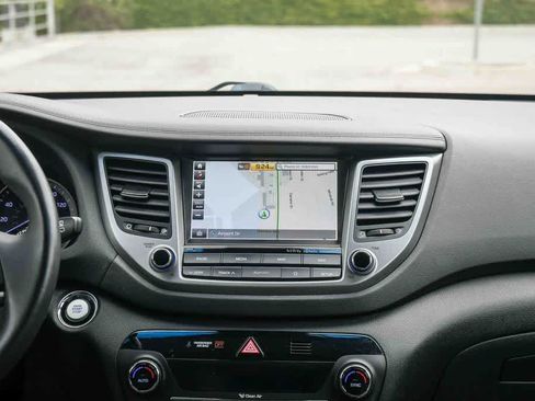 Used 2018 Hyundai Tucson Limited w/ Ultimate Package 02 FWD image 13