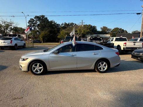 Used 2017 Chevrolet Malibu LS image 4