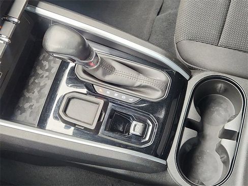 Used 2023 Chevrolet Colorado LT w/ LT Convenience Package image 15