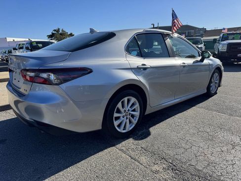 Used 2022 Toyota Camry LE FWD image 9