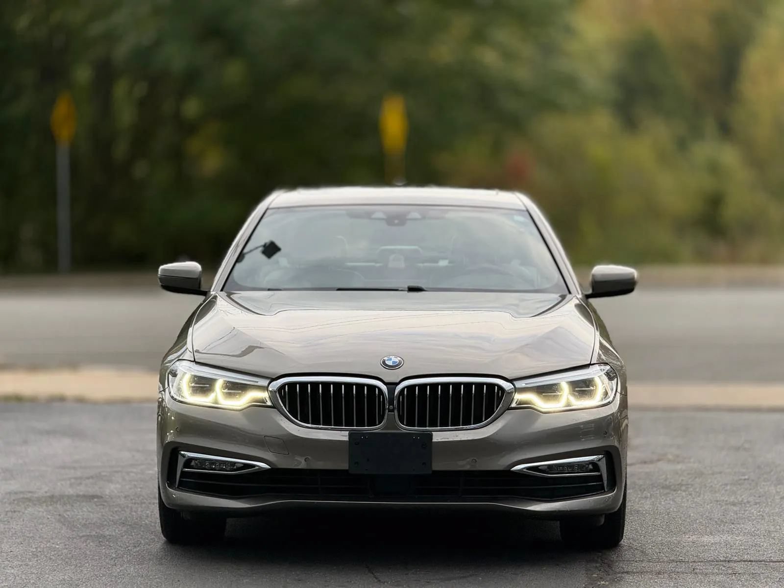 Used 2017 BMW 540i RWD image 3