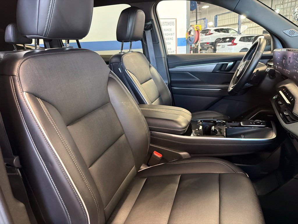 Used 2026 Buick Enclave Preferred AWD/4WD image 30