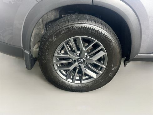 Used 2025 Nissan Rogue S FWD image 11