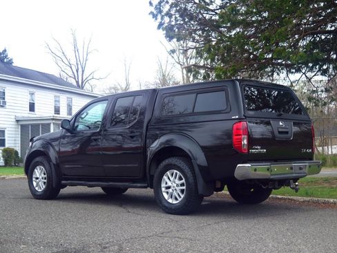 Used 2014 Nissan Frontier SV w/ SV Value Truck Package image 3