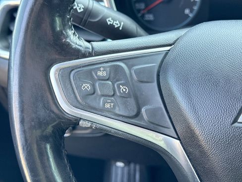 Used 2018 Chevrolet Equinox LT FWD image 24