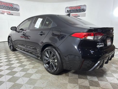 Used 2025 Toyota Corolla SE image 5