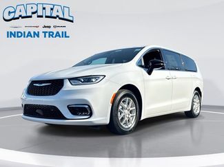 New 2026 Chrysler Pacifica Select video 1