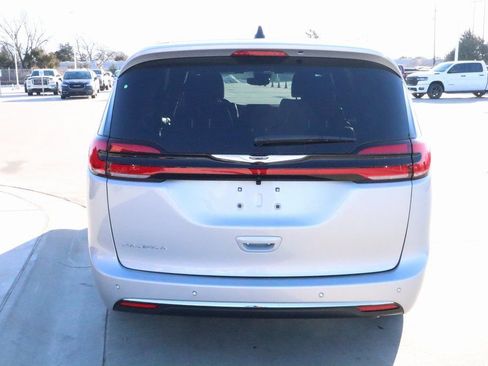 New 2026 Chrysler Pacifica Select FWD image 21