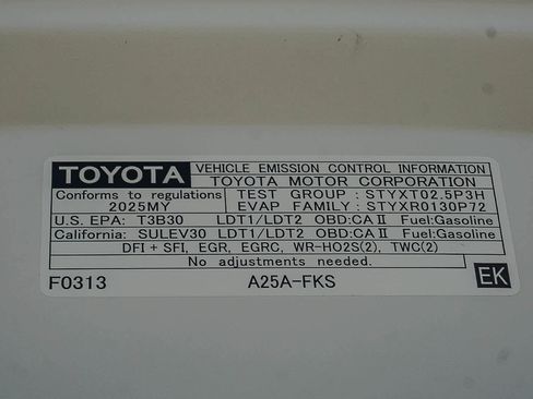 Used 2025 Toyota RAV4 XLE image 33