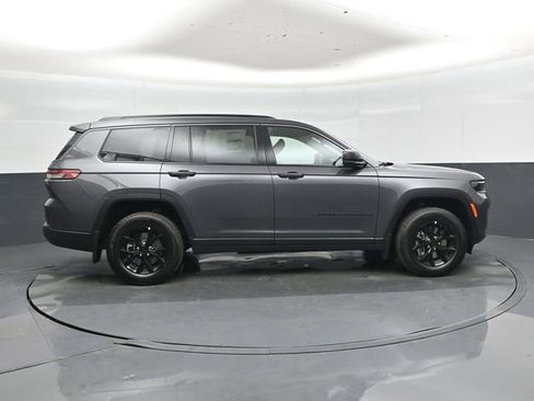 New 2026 Jeep Grand Cherokee L 4WD image 2