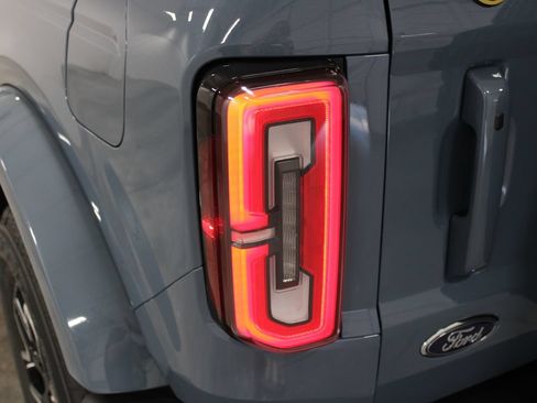 Used 2025 Ford Bronco Outer Banks AWD/4WD image 27