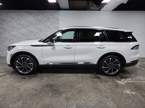 Used 2022 Lincoln Aviator Reserve w/ Equipment Group 201A image 2