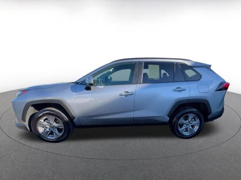 Used 2025 Toyota RAV4 XLE image 9