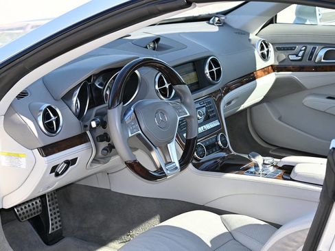 Used 2013 Mercedes-Benz SL 550 SL 550 2dr Convertible image 15