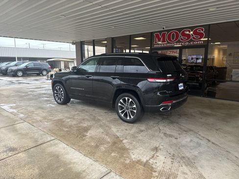 Used 2022 Jeep Grand Cherokee Overland w/ Luxury Tech Group IV image 6