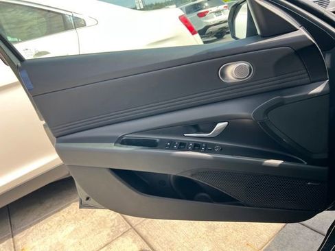 New 2026 Hyundai Elantra Limited FWD image 16