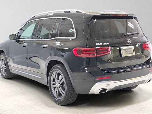 Used 2026 Mercedes-Benz GLB 250 4MATIC image 5