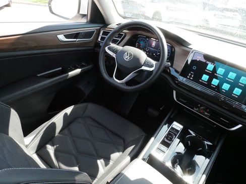 Certified 2026 Volkswagen Atlas SE AWD/4WD image 9