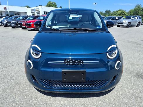 New 2026 FIAT 500 e w/ Comfort Group FWD image 9