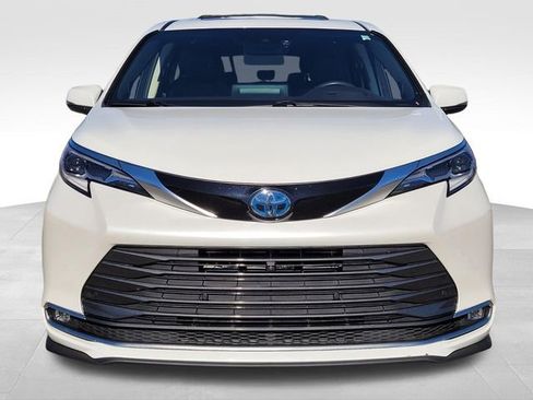 Used 2022 Toyota Sienna Platinum image 5