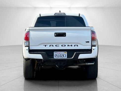 Used 2022 Toyota Tacoma TRD Off-Road image 4