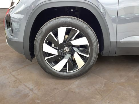 New 2026 Volkswagen Atlas Cross Sport SE image 11