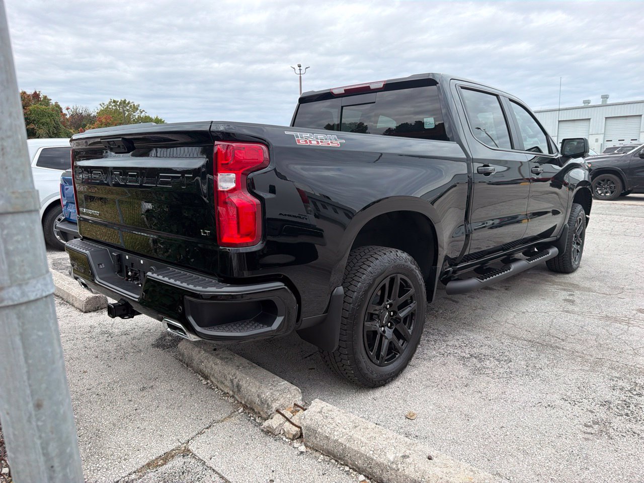 Used 2026 Chevrolet Silverado 1500 LT Trail Boss w/ LT Trail Boss Premium Package AWD/4WD image 4