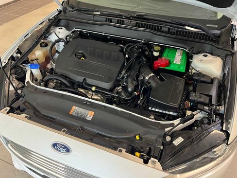 Used 2014 Ford Fusion SE w/ Equipment Group 202A image 9