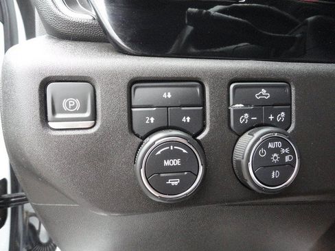 Used 2024 Chevrolet Silverado 2500 LT AWD/4WD image 17