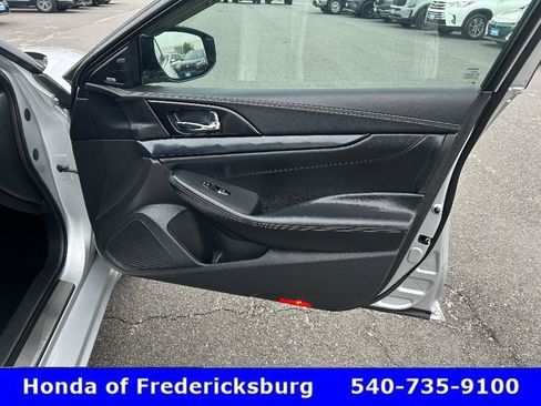 Used 2019 Nissan Maxima Platinum w/ Sport Mat Group FWD image 13