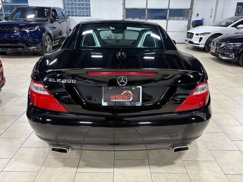 Used 2016 Mercedes-Benz SLK 300 image 12