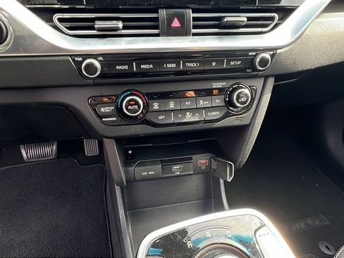 Used 2022 Kia Niro EX w/ Cold Weather Package image 30