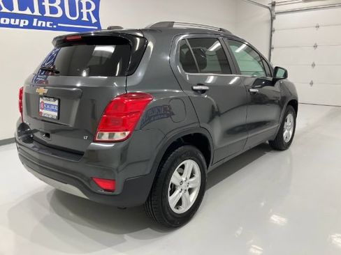 Used 2018 Chevrolet Trax LT w/ LT Convenience Package AWD/4WD image 13