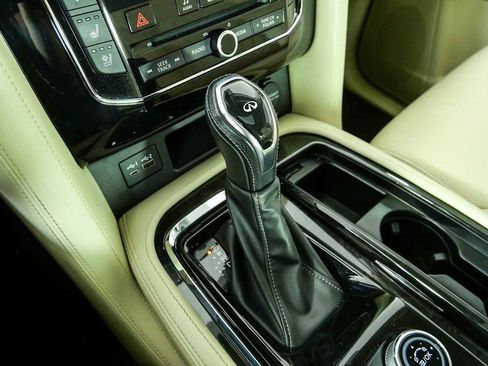 Used 2020 INFINITI QX80 Luxe w/ Sensory Package AWD/4WD image 18